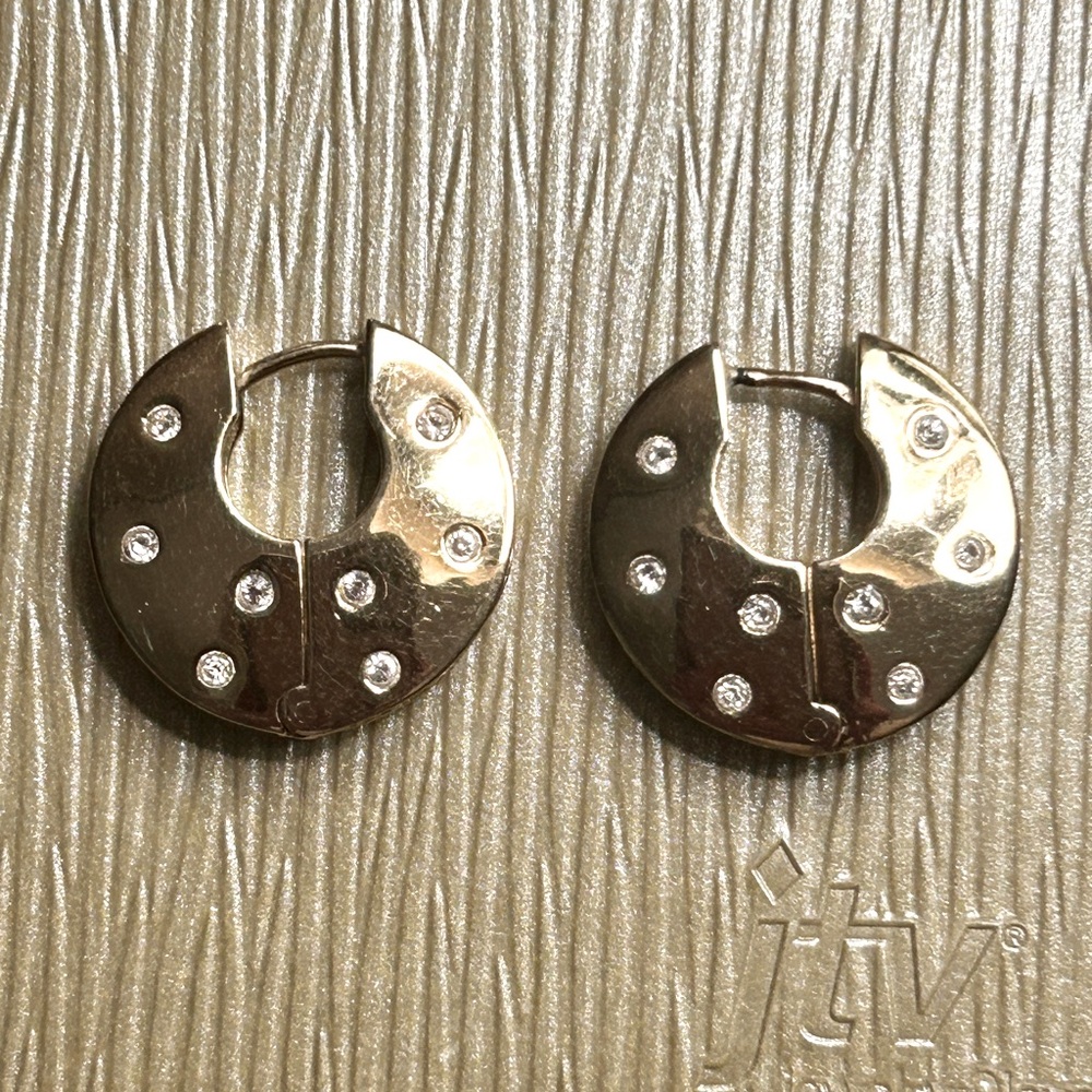 Rhinestone no clutch earrings